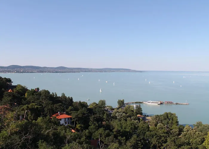 Nikol 公寓 蒂豪尼